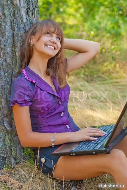 31548_3752332-goodloocking-girl-sitting.jpg